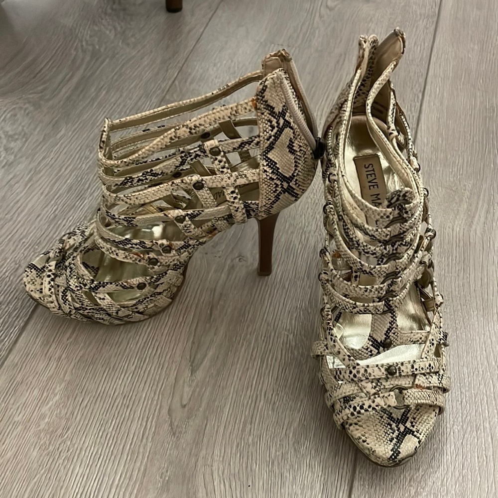 Steve Madden snake skin high heels size 6